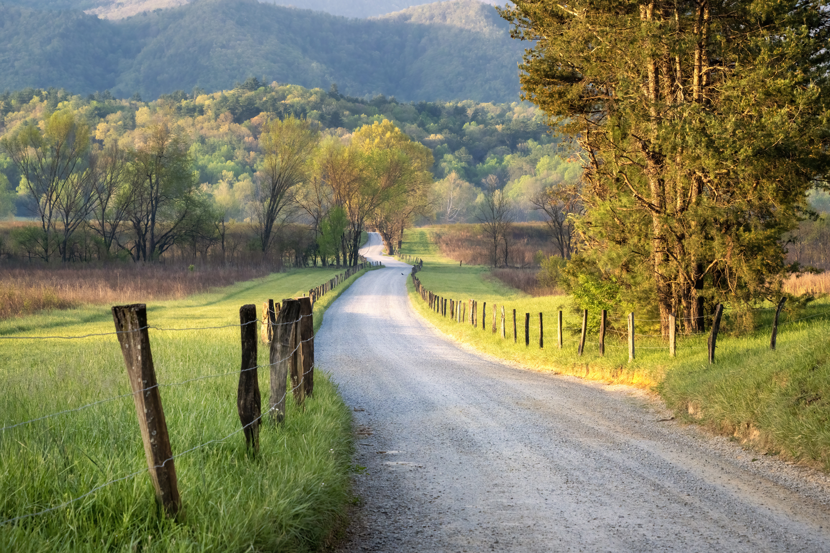 cades-cove-smoky-mountains.jpg